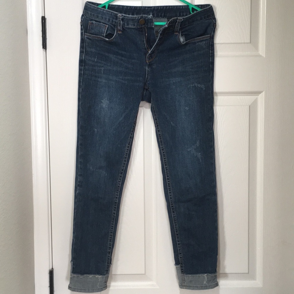 Distressed Cropped Jeans